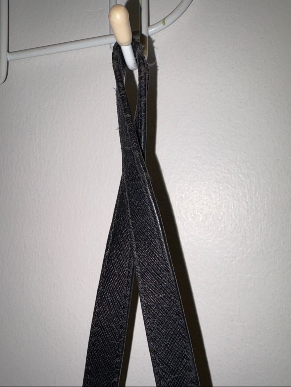 đź‘› Michael Kors Black Crossbody with Gold Hardwaređź‘› - Picture 9 of 13